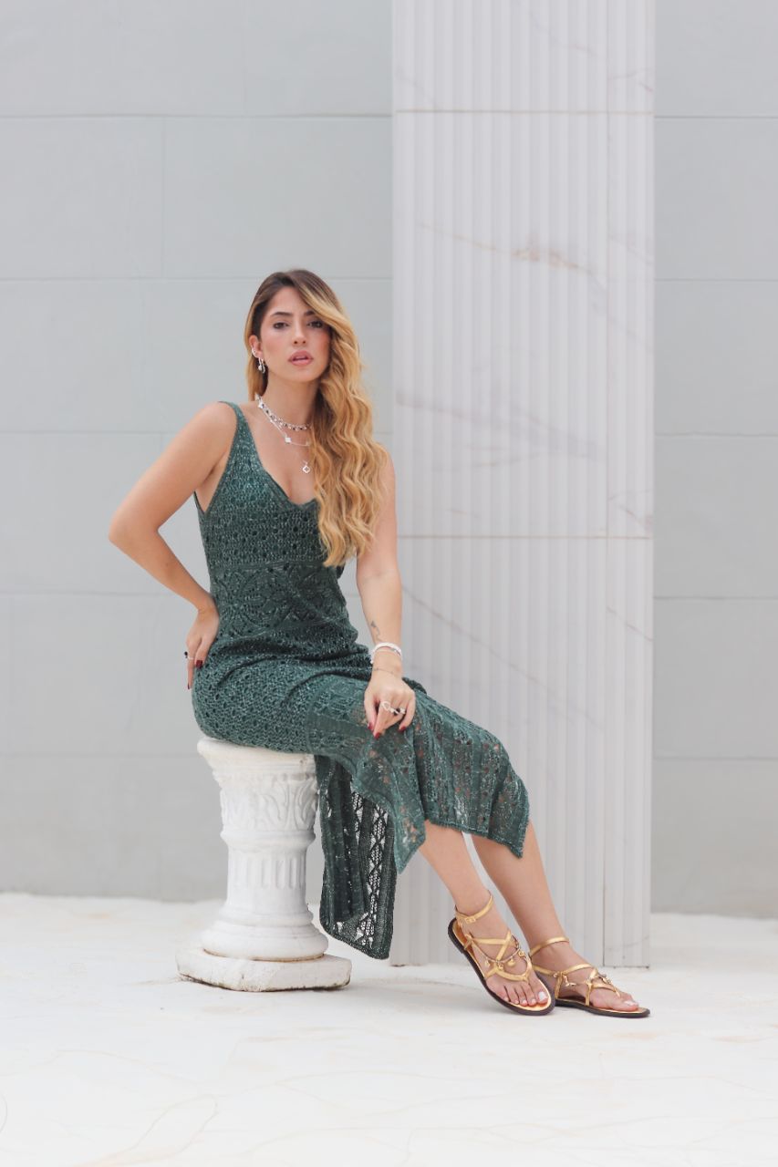 Jessica em vestido verde